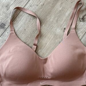 Nike Alate Minimalist